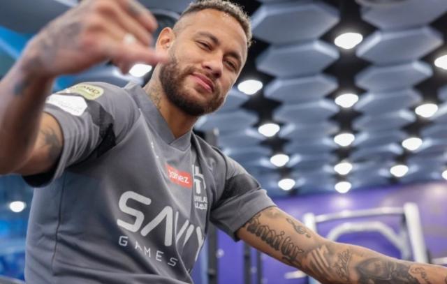 还没为利雅得新月上场 内马尔到巴西队报到了！